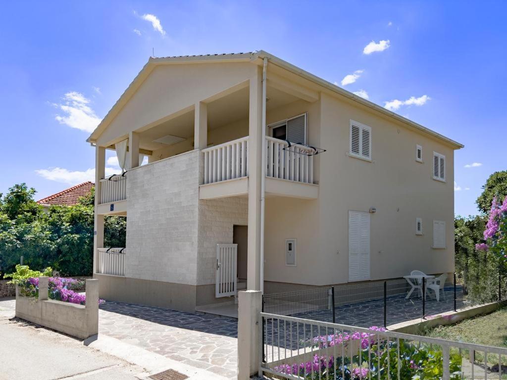 Apartments Juliet Orebic Exterior photo